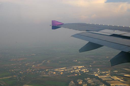 1025 Chiangmai-Bangkok-afscheid Bas en Yee.jpg